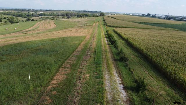 16050 S 222 Plaza, Gretna, NE 68028