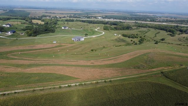 16050 S 222 Plaza, Gretna, NE 68028