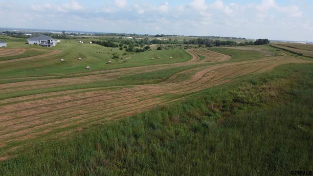 16050 S 222 Plaza, Gretna, NE 68028