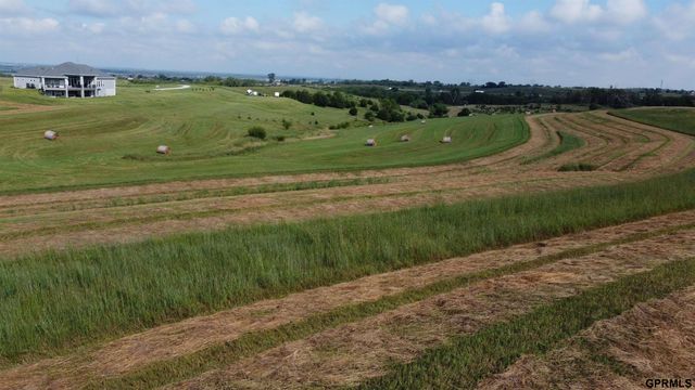 16050 S 222 Plaza, Gretna, NE 68028