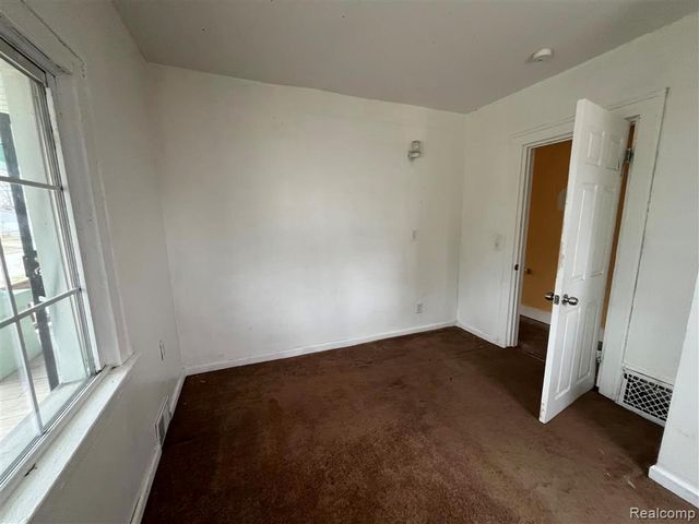 2119 Rome Avenue, Warren, MI 48091