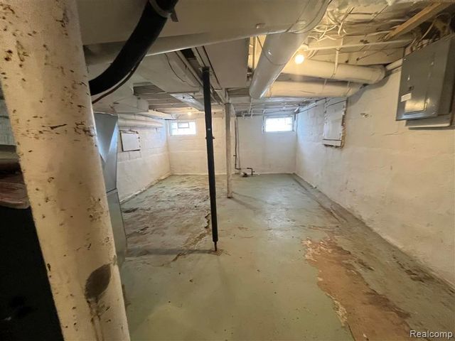 2119 Rome Avenue, Warren, MI 48091