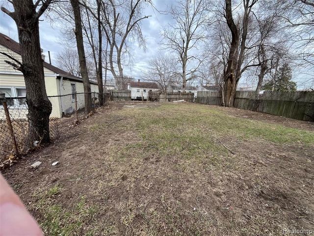 2119 Rome Avenue, Warren, MI 48091