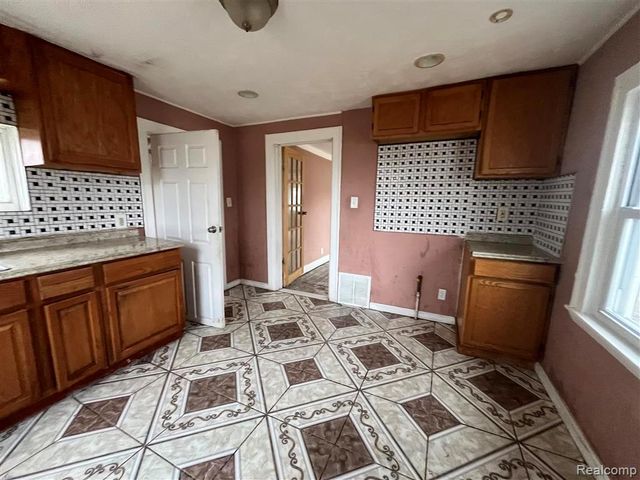 2119 Rome Avenue, Warren, MI 48091