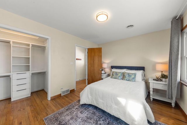 4341 Madison Avenue, Brookfield, IL 60513