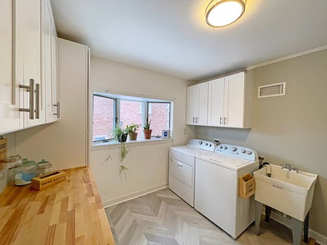 4341 Madison Avenue, Brookfield, IL 60513