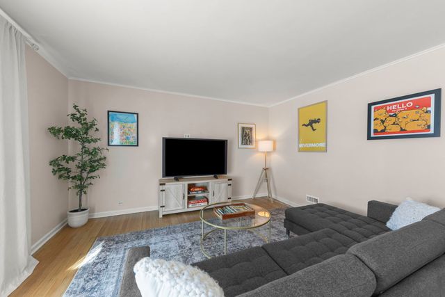 4341 Madison Avenue, Brookfield, IL 60513