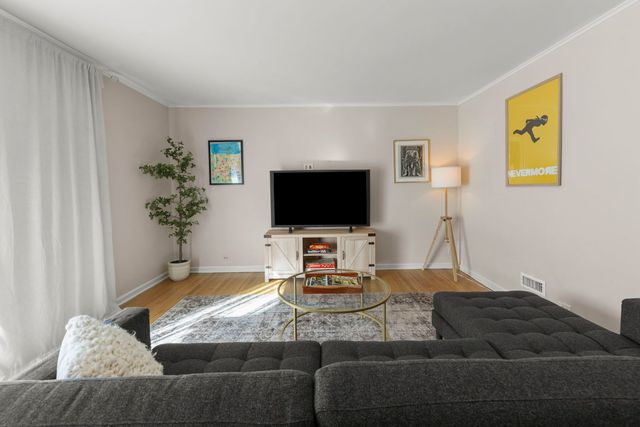 4341 Madison Avenue, Brookfield, IL 60513