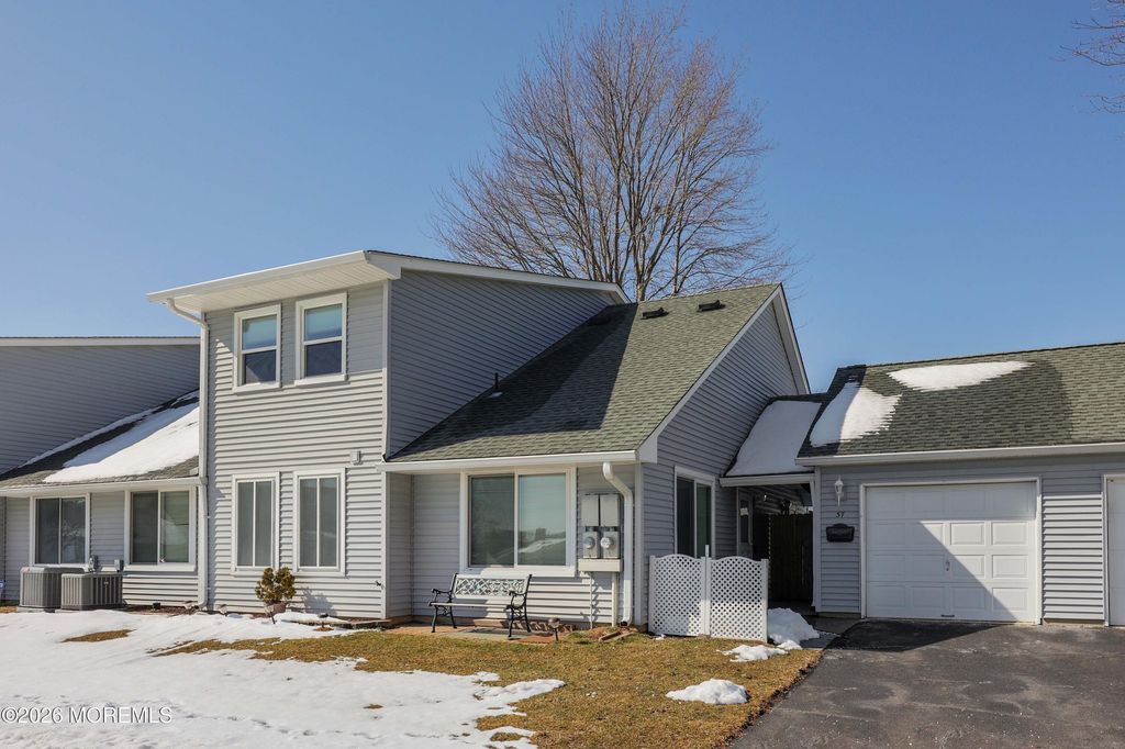 37 Amy Court, Brick, NJ 08724