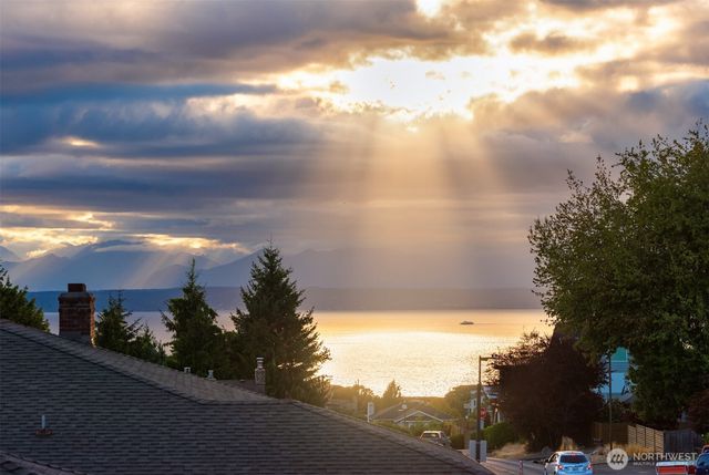 12259 6th Avenue NW, Seattle, WA 98177