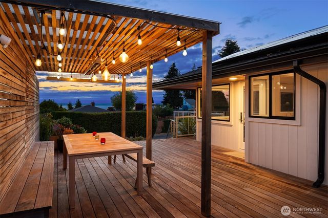 12259 6th Avenue NW, Seattle, WA 98177