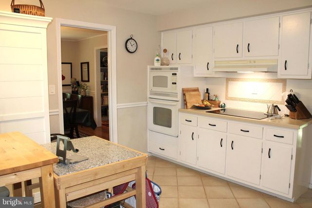 3606 BARKLEY DR, Fairfax, VA 22031