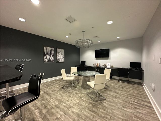 1861 NW S River Dr 1007, Miami, FL 33125