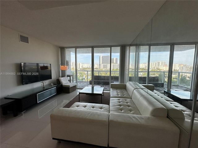 1861 NW S River Dr 1007, Miami, FL 33125