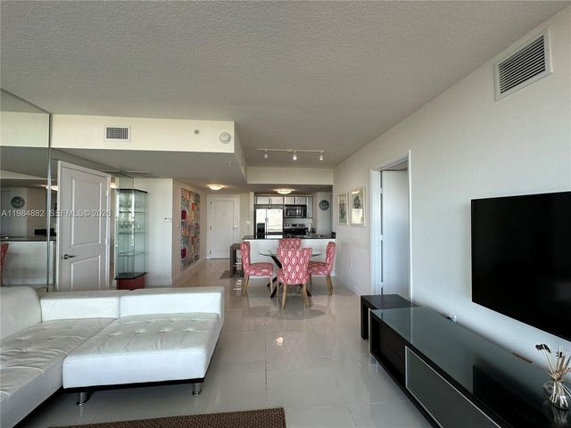 1861 NW S River Dr 1007, Miami, FL 33125