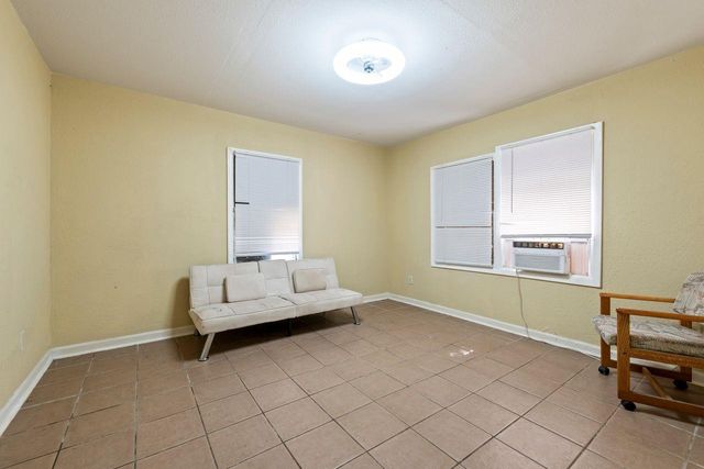 1014 48th Street, Galveston, TX 77551