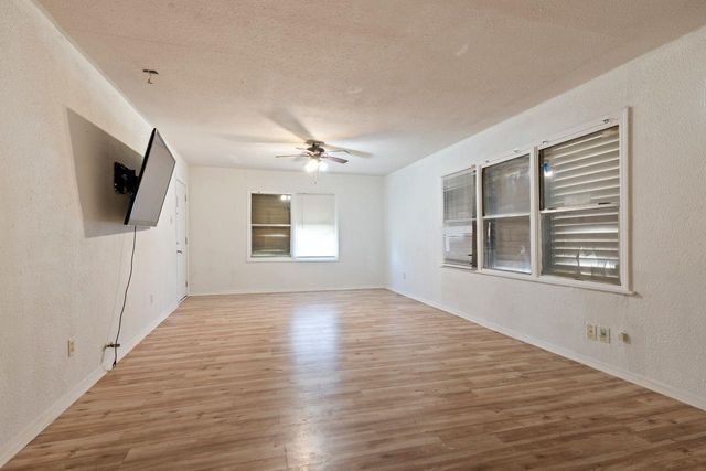 1014 48th Street, Galveston, TX 77551