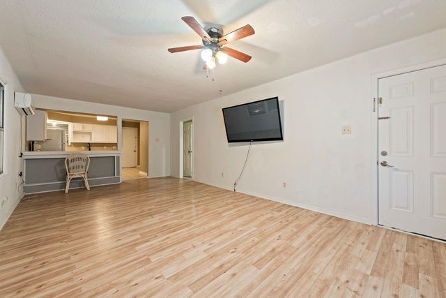 1014 48th Street, Galveston, TX 77551