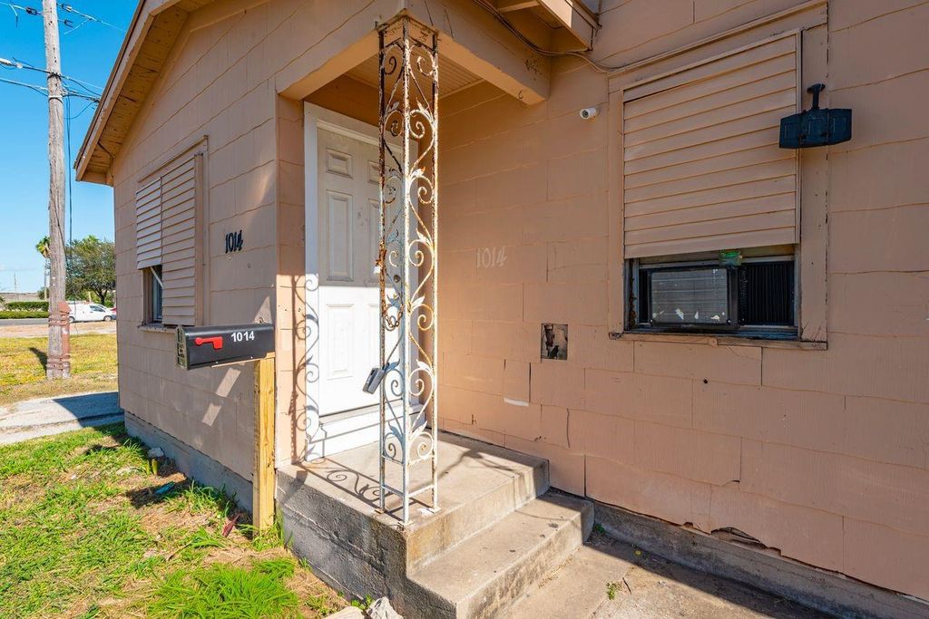 1014 48th Street, Galveston, TX 77551