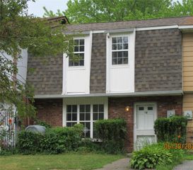 18 Black Stallion Court, Middletown, NY 10940
