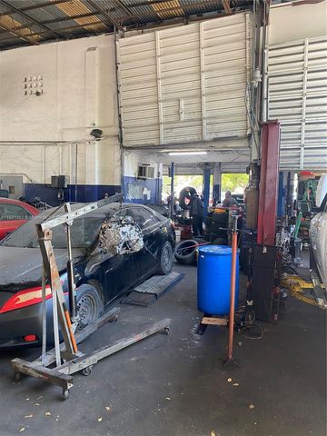 2300 NW 17th St, Miami, FL 33142