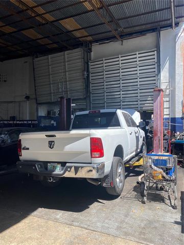 2300 NW 17th St, Miami, FL 33142