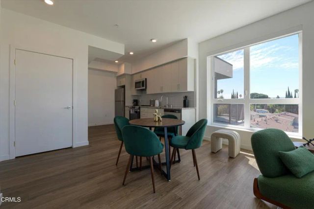 18900 Parthenia Street 102, Northridge, CA 91324