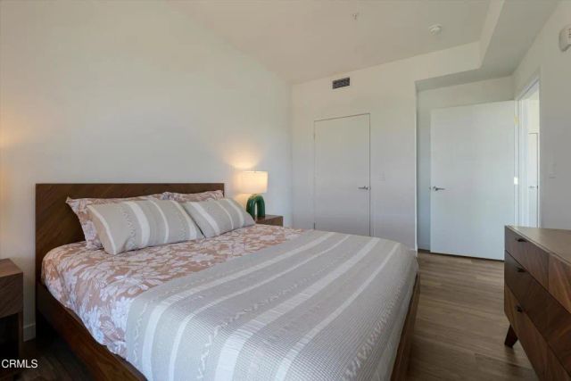 18900 Parthenia Street 102, Northridge, CA 91324