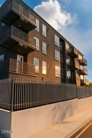 18900 Parthenia Street 102, Northridge, CA 91324