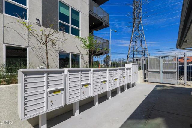 18900 Parthenia Street 102, Northridge, CA 91324