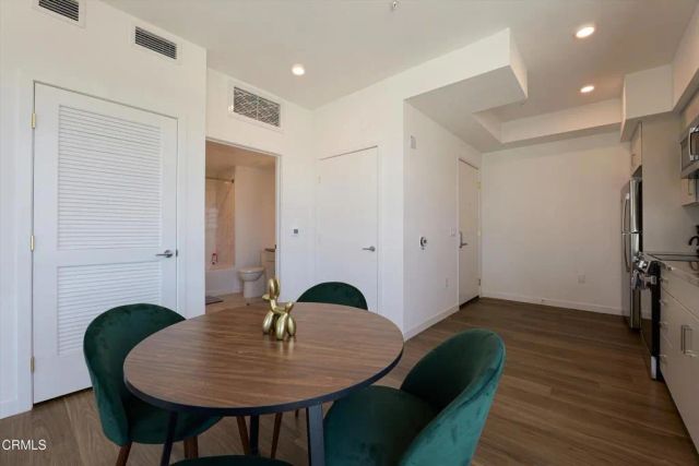 18900 Parthenia Street 102, Northridge, CA 91324