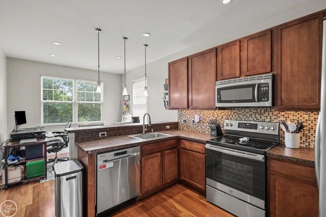 228 WRIGHT Street, Wixom, MI 48393