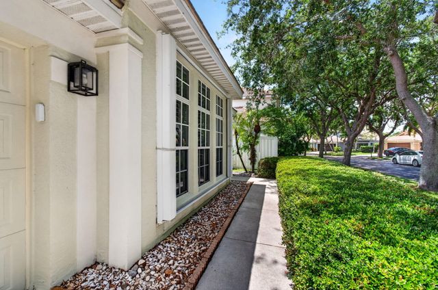 1142 Canoe Point, Delray Beach, FL 33444