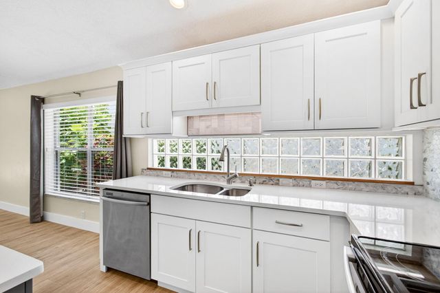 1142 Canoe Point, Delray Beach, FL 33444