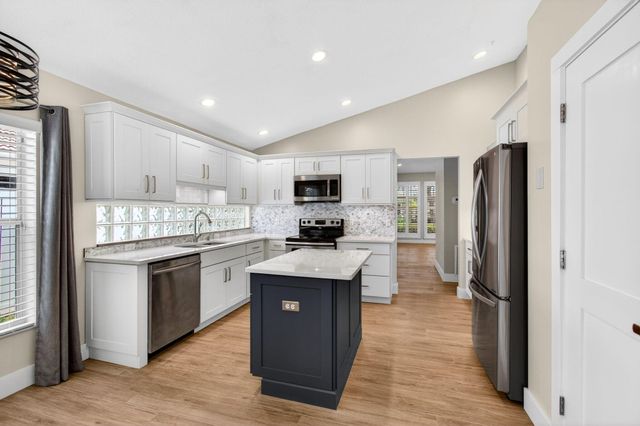 1142 Canoe Point, Delray Beach, FL 33444