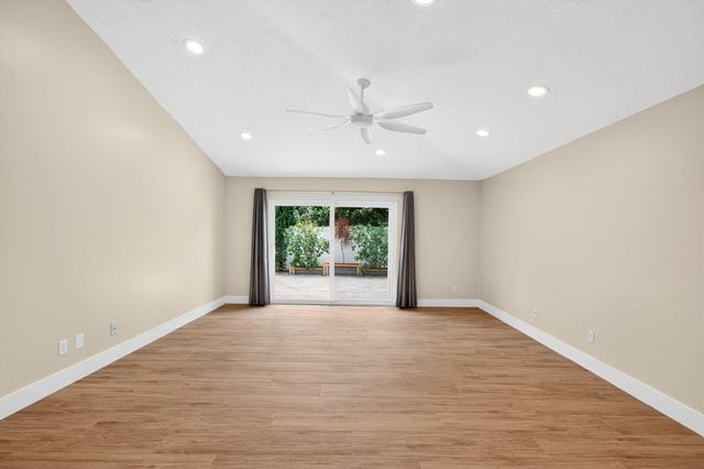 1142 Canoe Point, Delray Beach, FL 33444