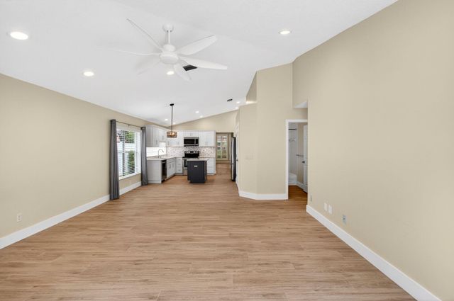 1142 Canoe Point, Delray Beach, FL 33444