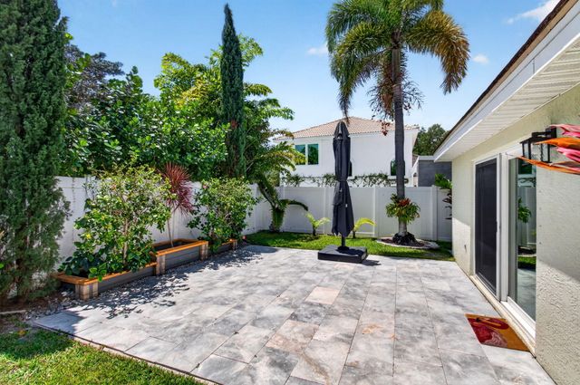 1142 Canoe Point, Delray Beach, FL 33444