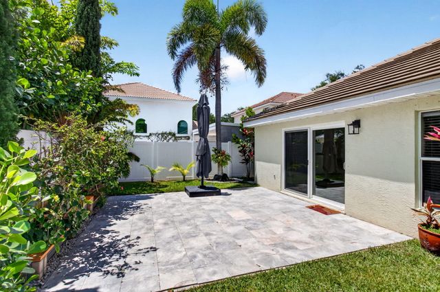 1142 Canoe Point, Delray Beach, FL 33444