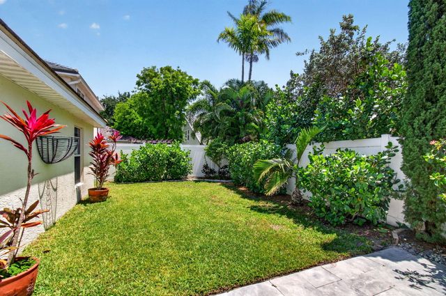 1142 Canoe Point, Delray Beach, FL 33444