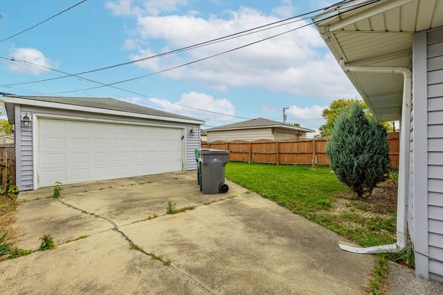 16753 Hilltop Avenue, Orland Hills, IL 60487