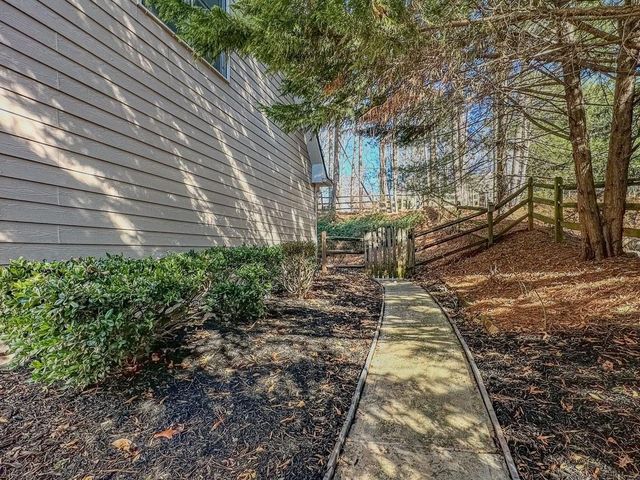 213 Bent Oak Lane, Woodstock, GA 30189