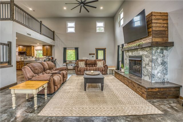 1640 NC 4210, Western Grove, AR 72685