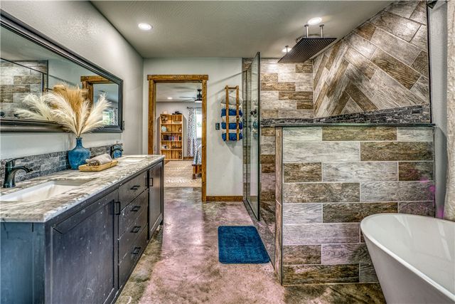 1640 NC 4210, Western Grove, AR 72685