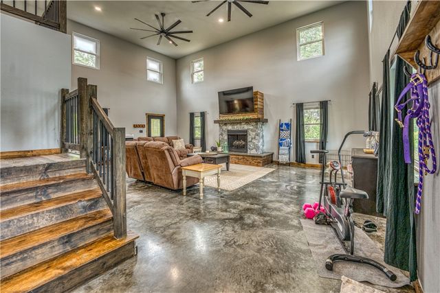 1640 NC 4210, Western Grove, AR 72685