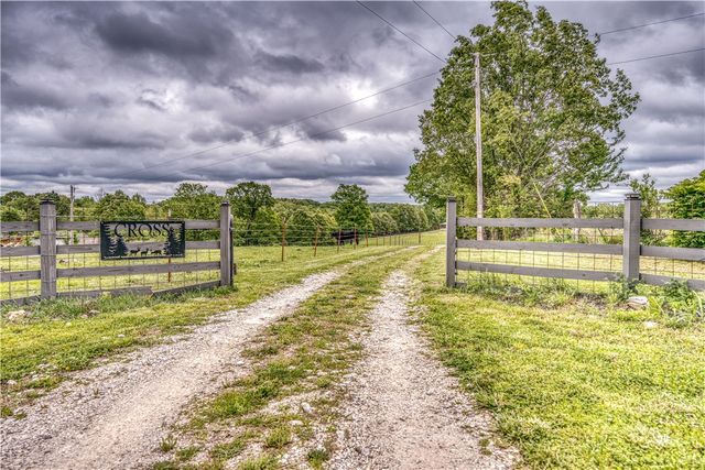 1640 NC 4210, Western Grove, AR 72685