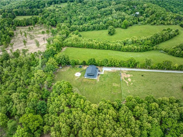 1640 NC 4210, Western Grove, AR 72685