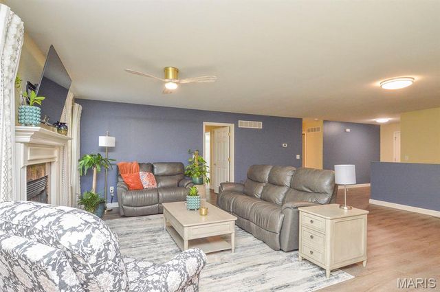 1668 Lakepointe Estates Drive, O'fallon, IL 62269