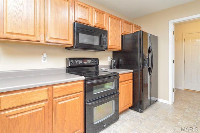 1668 Lakepointe Estates Drive, O'fallon, IL 62269