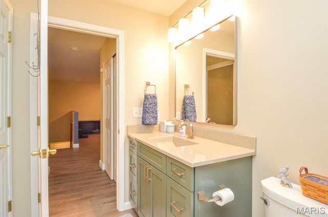 1668 Lakepointe Estates Drive, O'fallon, IL 62269